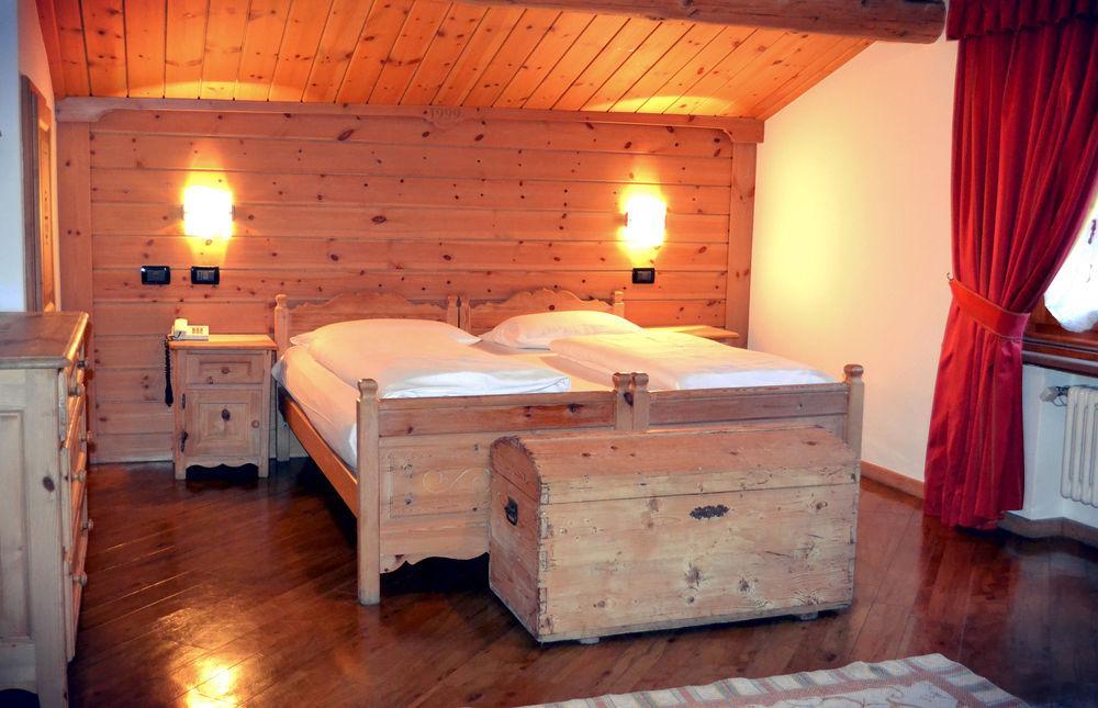 Hotel Piccolo Tibet Livigno Exterior foto